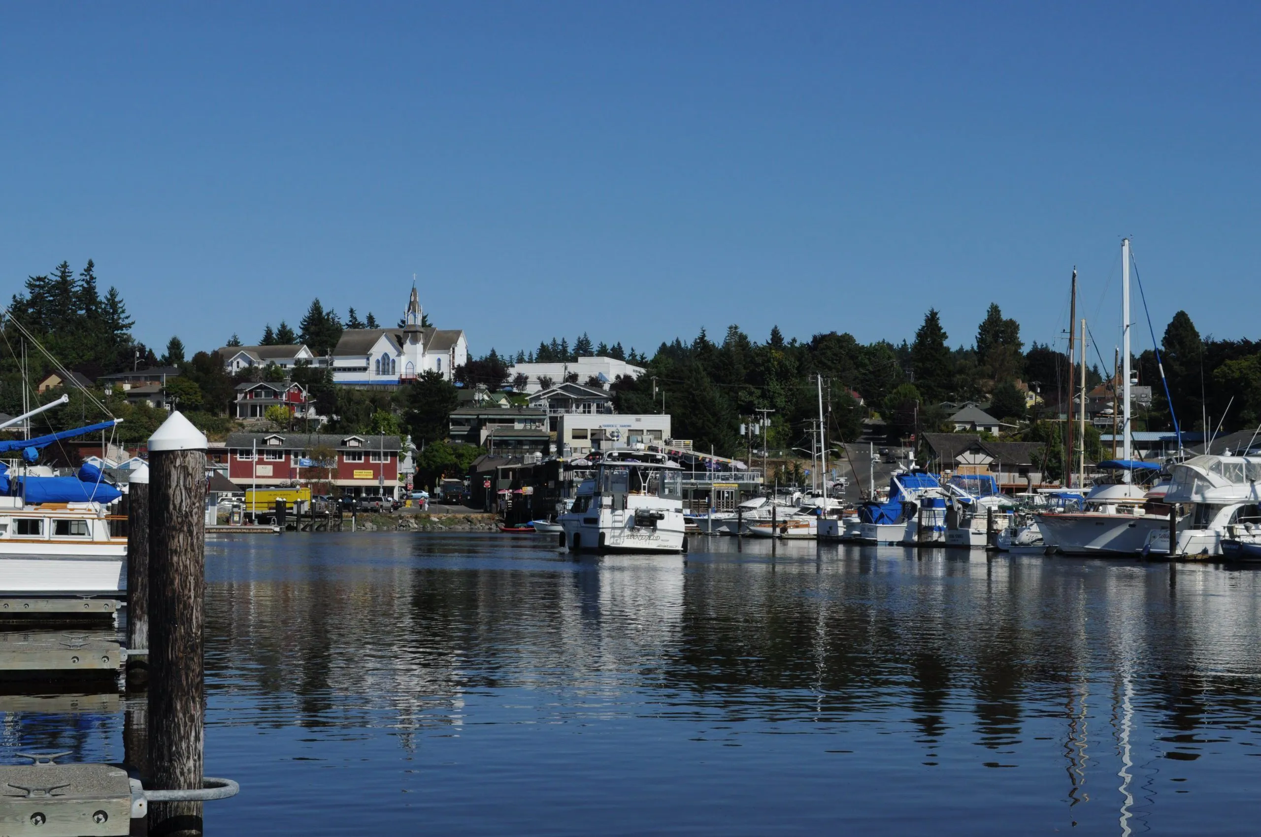 We make moving simple, fast, and stress-free for families and businesses in Poulsbo, WA
